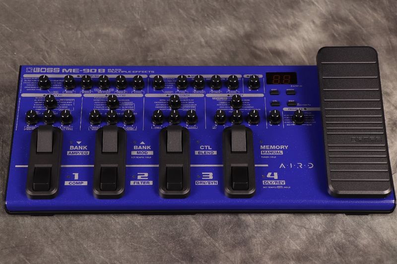 BOSS / ME-90B Bass Multiple Effects【開封済み長期アウトレット特価】【正規品】