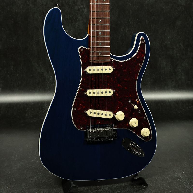 ストラトキャスタータイプ × FENDER MADE IN JAPAN × ブルー)の検索