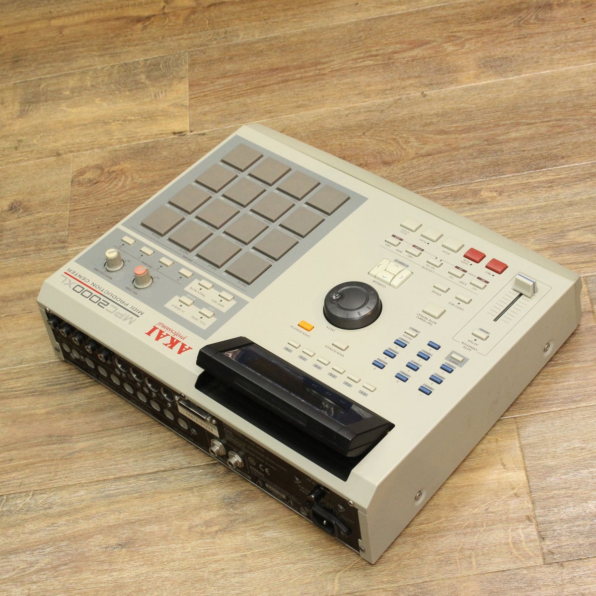 中古】 AKAI / MPC2000XL 32MB/FD 【キーボードマート新宿 オープン1