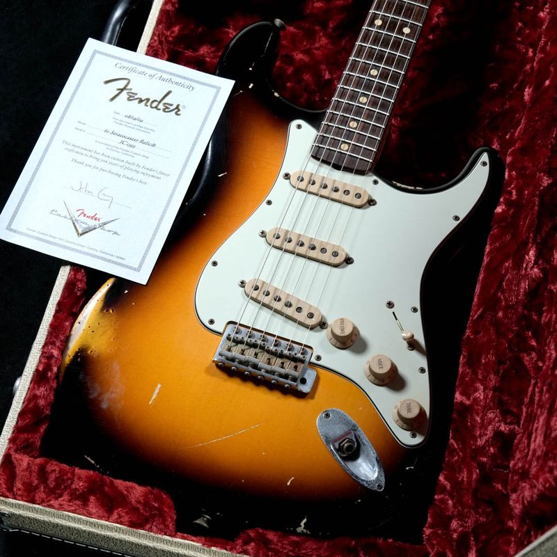 Fender (ストラトキャスタータイプ × サンバースト)の検索結果
