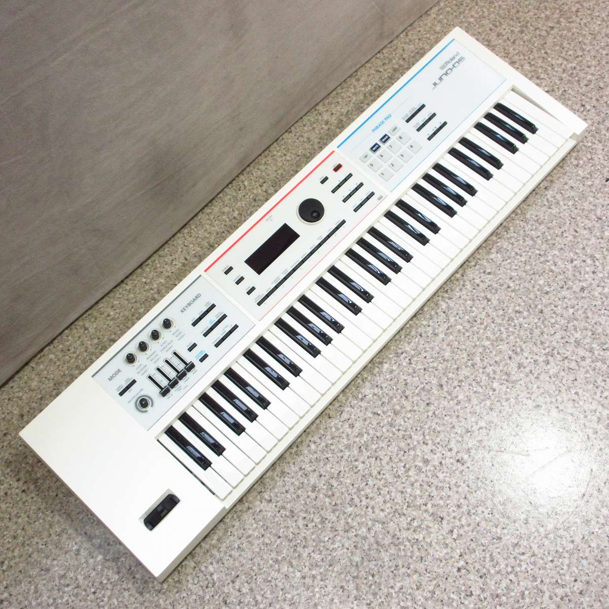 Roland JUNO-Di White 61鍵 純正ケース付き ※通電確認のみ 中古】Roland / JUNO-DS61W 背負えるソフトケース付き 【横浜店