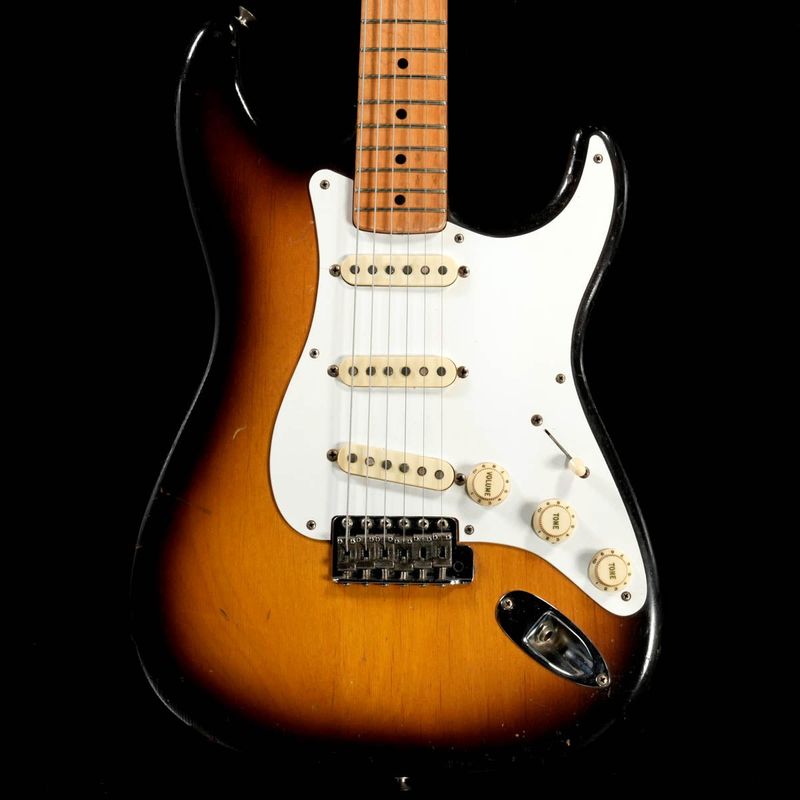【Vintage】Fender / 1957 Stratocaster Sunburst 【渋谷店】《05VG》