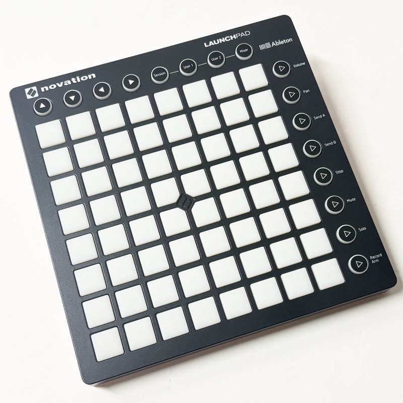 Novation LAUNCHPAD X MIDIコントローラー　中古 中古】NOVATION / LAUNCHPAD 【渋谷店】 | MIDIコントローラー