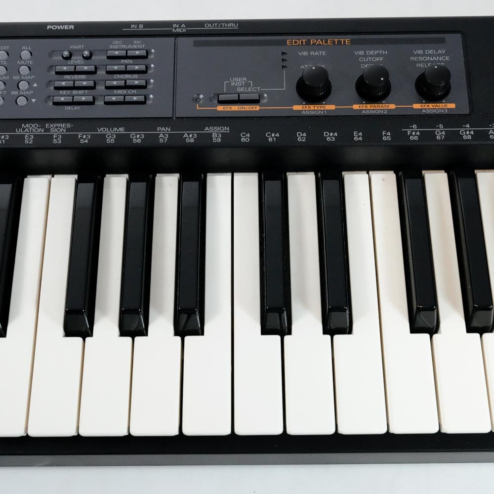 Roland SK-88 Pro シンセサイザー MIDIケーブル3本付き Roland SK-88 Pro シンセサイザー MIDIケーブル3本付き Amazon