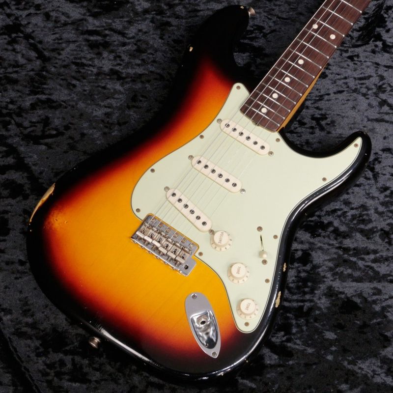 Fender (ストラトキャスタータイプ × サンバースト)の検索結果