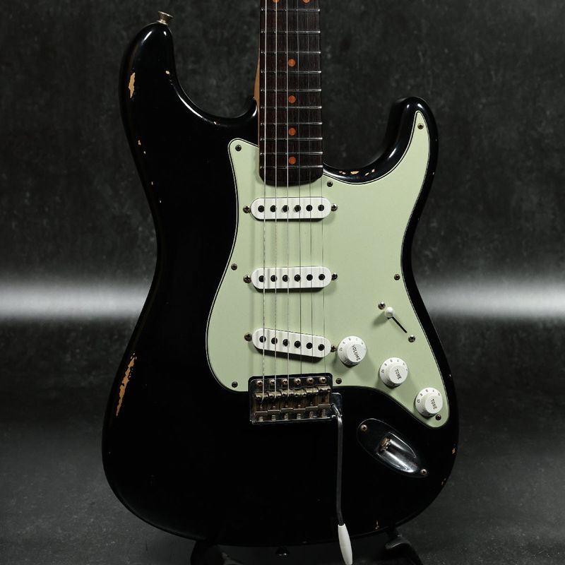 ストラトキャスタータイプ × FENDER CUSTOM SHOP × ブラック)の検索
