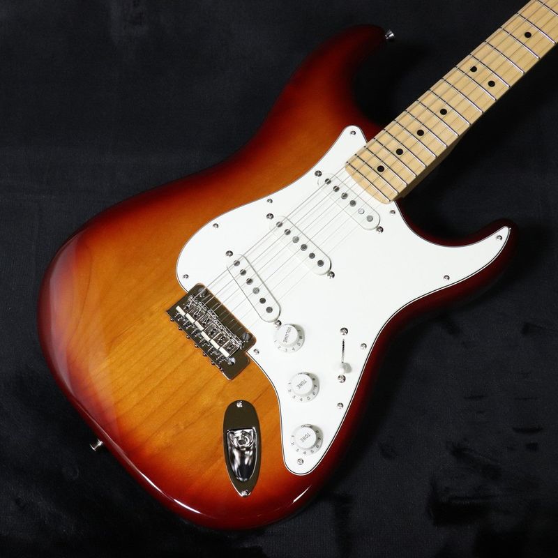 ストラトキャスタータイプ × FENDER MADE IN JAPAN × サンバースト)の