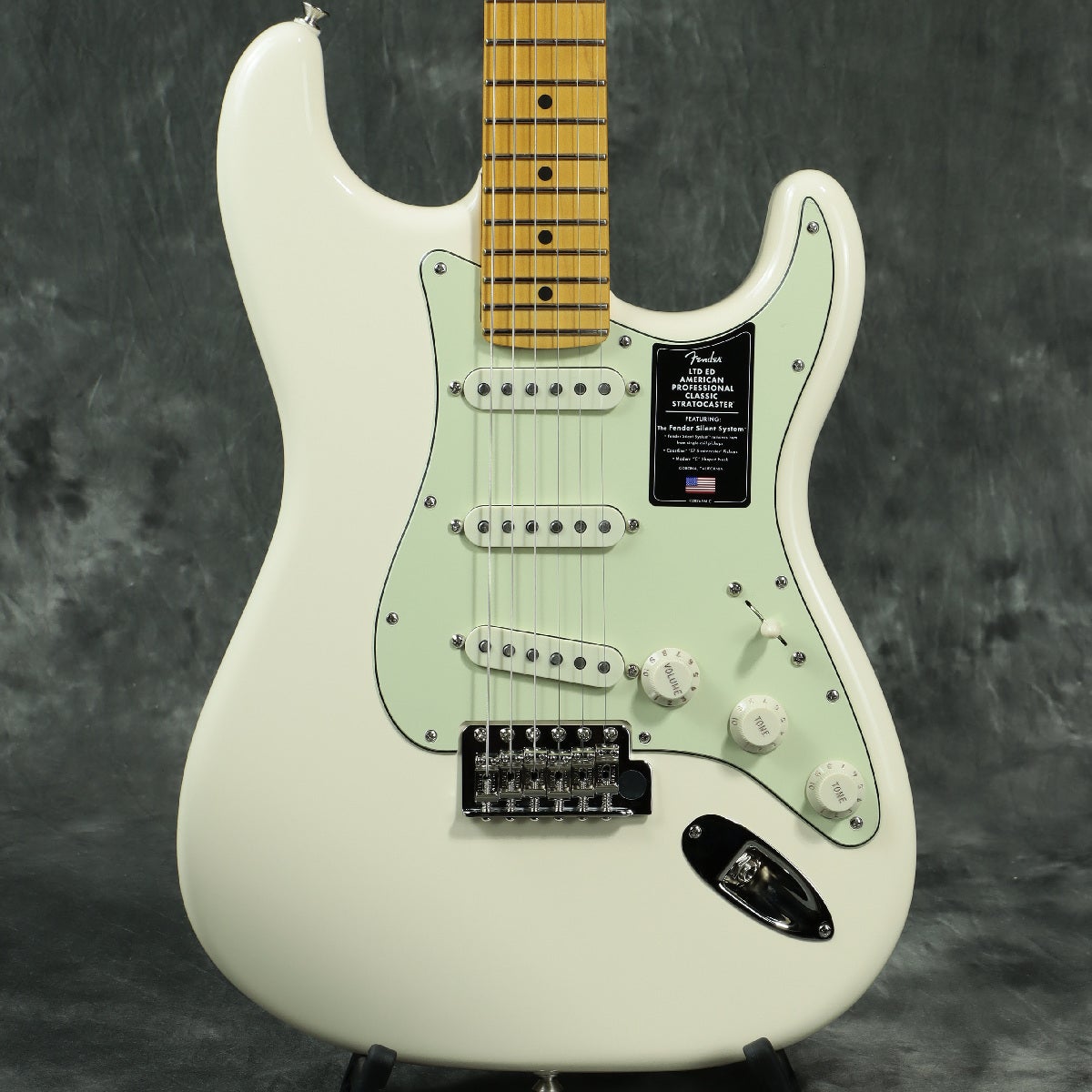 Fender / Limited Edition Pro Classic Silent Stratocaster Maple