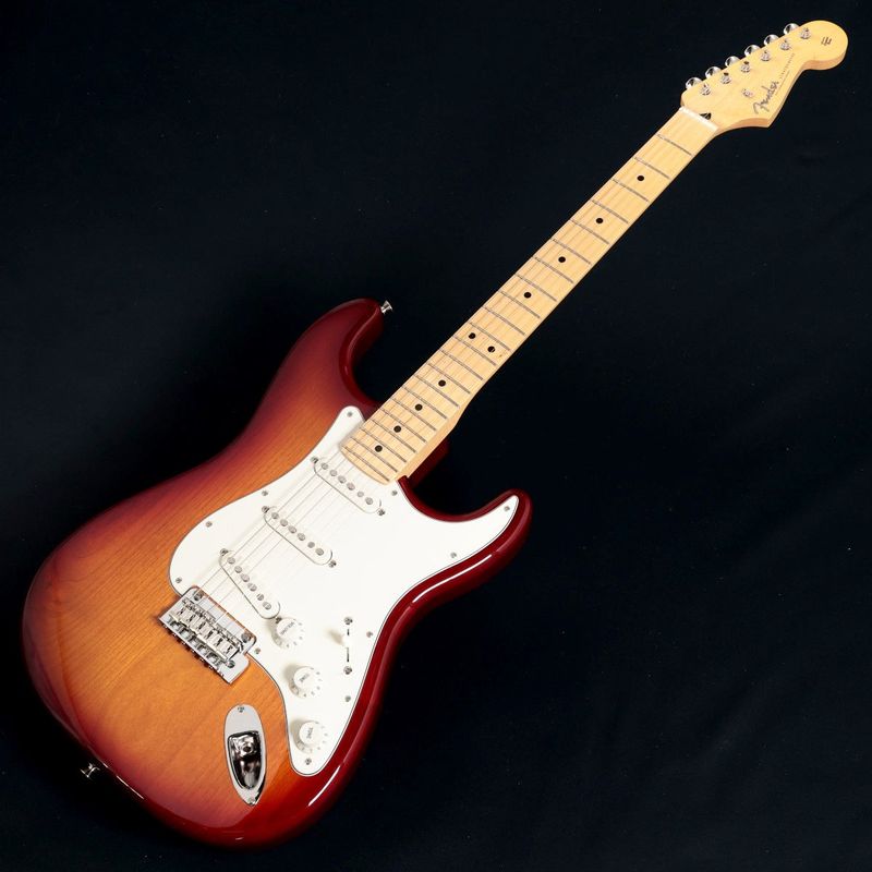 ストラトキャスタータイプ × FENDER MADE IN JAPAN × サンバースト)の