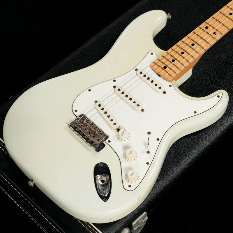 ストラトキャスタータイプ × FENDER CUSTOM SHOP 他3条件)の検索結果
