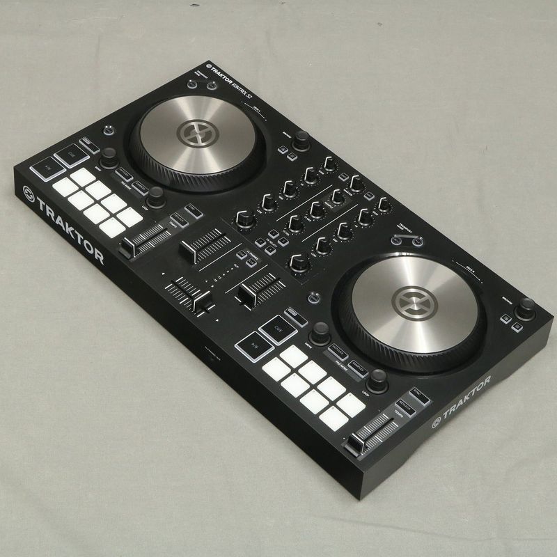 TRAKTOR KONTROL S2 MK3 (ソフト付属) 美品 短期間出品 中古】 NATIVE INSTRUMENTS / TRAKTOR KONTROL S2 MK3 【御茶ノ水本店
