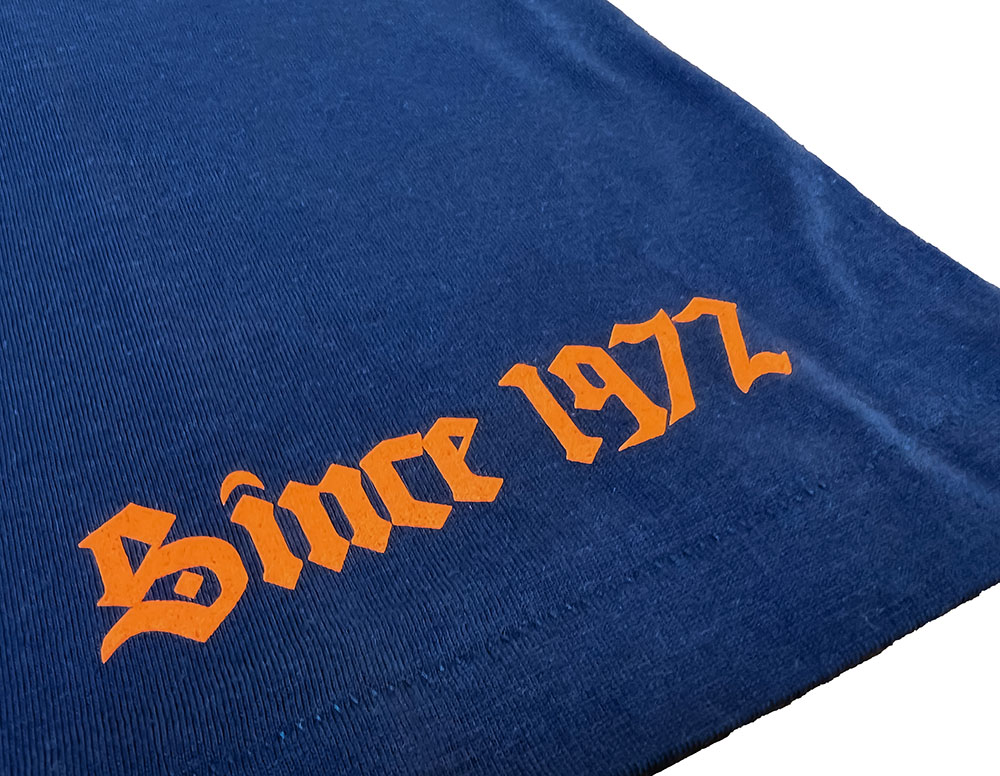 新日本プロレス×久米繊維　ライオンマークTシャツ 藍×橙 XL