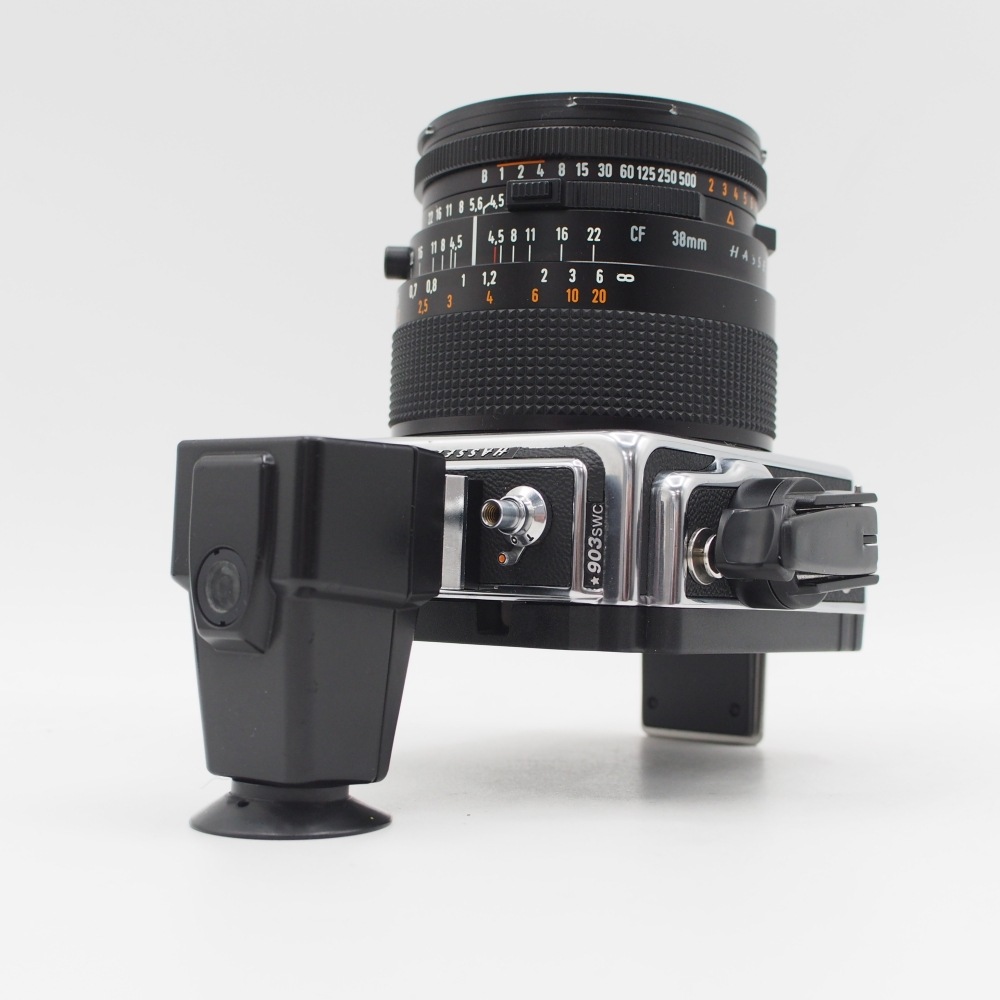ハッセル 903 SWC ビオゴン CF 38mm F4.5 ﾋﾞｭｰﾌｧｲﾝﾀﾞｰ付【中古管理番号