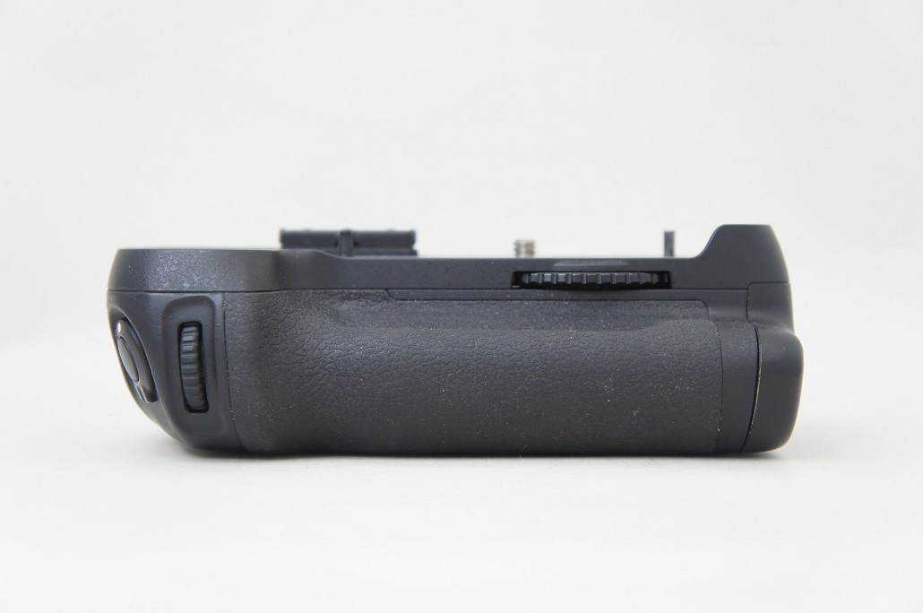 ﾏﾙﾁﾊﾟﾜｰﾊﾞｯﾃﾘｰﾊﾟｯｸ MB-D12 (D800,D810用)【中古管理番号：E1218