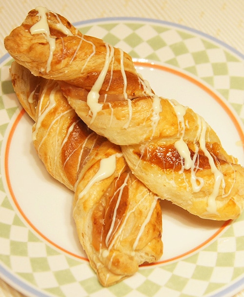 あまおうホワイトチョコツイスト