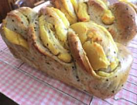 HBで簡単！黒ゴマいもあんぱん