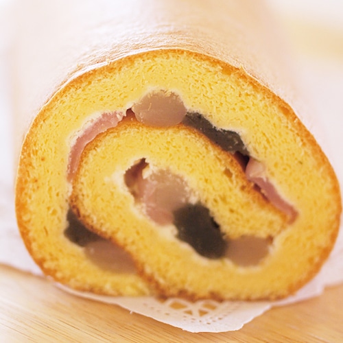 よもぎあんと白あんの２色ロール