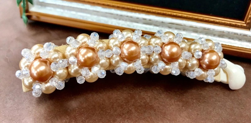 送料込み かわいいヘアークリップ ビーズクリップ ハンドメイド ビーズクリップ ヘアクリップ ヘアアクセサリー おしゃれ 人気 キラキラ ホワイト 白 バナナクリップ ビーズアクセサリー ビーズ パール 手作り 19juuku