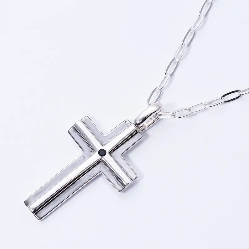 送料込み 大きめクロスペンダント サファイヤ使用 イタリア製チェーン プレゼントにも喜ばれます シルバーネックレス ペアネックレス ネックレス 幸せ クロス サファイア ブラック バレンタイン ホワイトデー プレゼント シルバー925 メンズ レディース 天然石 19juuku