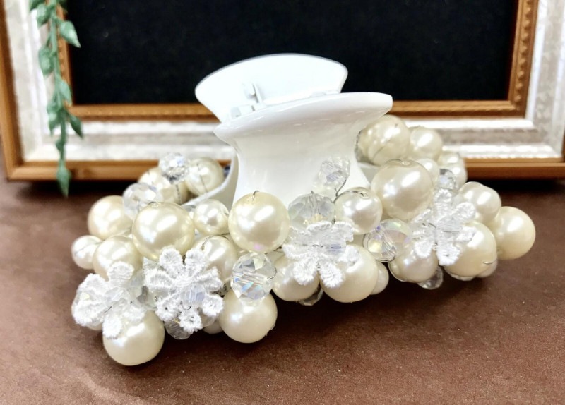 送料込み おしゃれなヘアクリップ ハンドメイド ビーズクリップ ヘアクリップ ヘアアクセサリー 結婚式 レディース ホワイト クリップ バナナクリップ ビーズアクセサリー ビーズ パール 手作り 19juuku