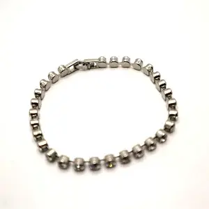 送料込み ブレスレット キュービックジルコニア ブレスレット レディース ブレスレット シルバー 高級感 華奢 上品 存在感 カジュアル かわいい おしゃれ プレゼント ゴールド おしゃれ かわいい 結婚式  華奢 女性 レディース