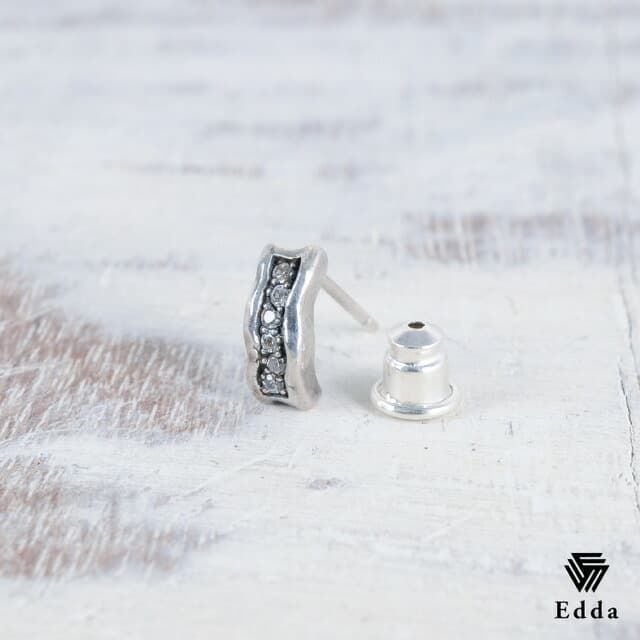 送料込み おしゃれピアス シルバーピアス ピアス シルバー925 ジルコニア キュービック ホワイト アンティーク加工 いぶし加工 かっこいい おしゃれ 人気 長方形 メンズ レディース クリスマス バレンタイン ホワイトデ 19juuku Edda エッダ