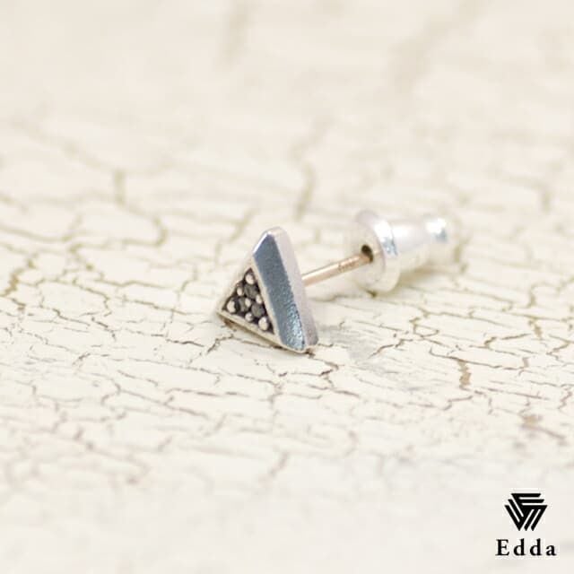 送料込み スクエアがおしゃれ かっこいいピアス プレゼントにもおすすめ シルバーピアス ピアス 金属アレルギー対応 アレルギーフリー シルバー925 K10 スクエア ジルコニア キュービック アンティーク加工 いぶし加工 メンズ 19juuku Edda エッダ