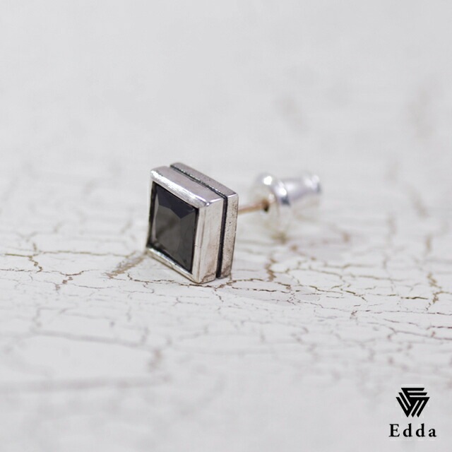 送料込み K10ポストなので金属アレルギーのある方にもおすすめ シルバーピアス ピアス シルバー925 K10 アレルギーフリー 金属アレルギー 一粒ジルコニア ジルコニア キュービック アンティーク加工 いぶし加工 19juuku Edda エッダ