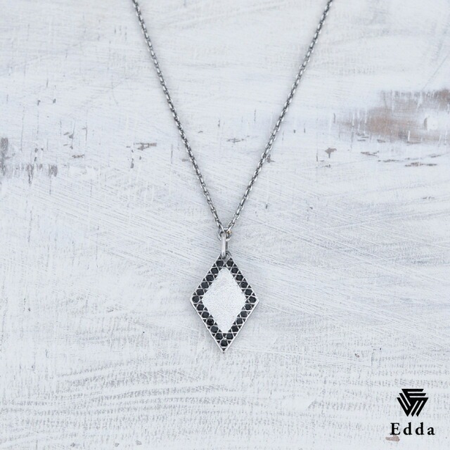 送料込み シンプルでおしゃれ シルバーネックレス シルバーチェーン 金属アレルギー対応 ひし形 ネックレス ペンダント 燻し加工 ロングチェーン アンティーク メンズ クリスマス バレンタイン ホワイトデー 19juuku Edda エッダ