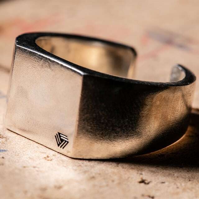 送料込み ゴツめの指輪 フリーサイズなのでプレゼントにもお勧め フリーリング シルバー925 ペアリング お揃い おしゃれ 指輪 リング ゴールド シルバー プレゼント 人気 アンティーク加工 黒 メンズ レディース 19juuku Edda エッダ