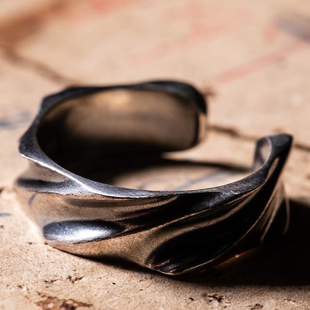 送料込み おしゃれなフリーサイズリング フリーサイズなのでプレゼントにもお勧め フリーリング シルバー925 ペアリング お揃い おしゃれ 指輪 リング ゴールド シルバー プレゼント 人気 アンティーク加工 黒 メンズ レディース 19juuku Edda エッダ