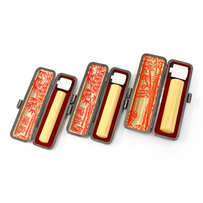 印鑑セット／実印・銀行印2本セット／エンボス付-M-薩摩本柘-15mm13.5mm／熟練職人の手彫り仕上げ