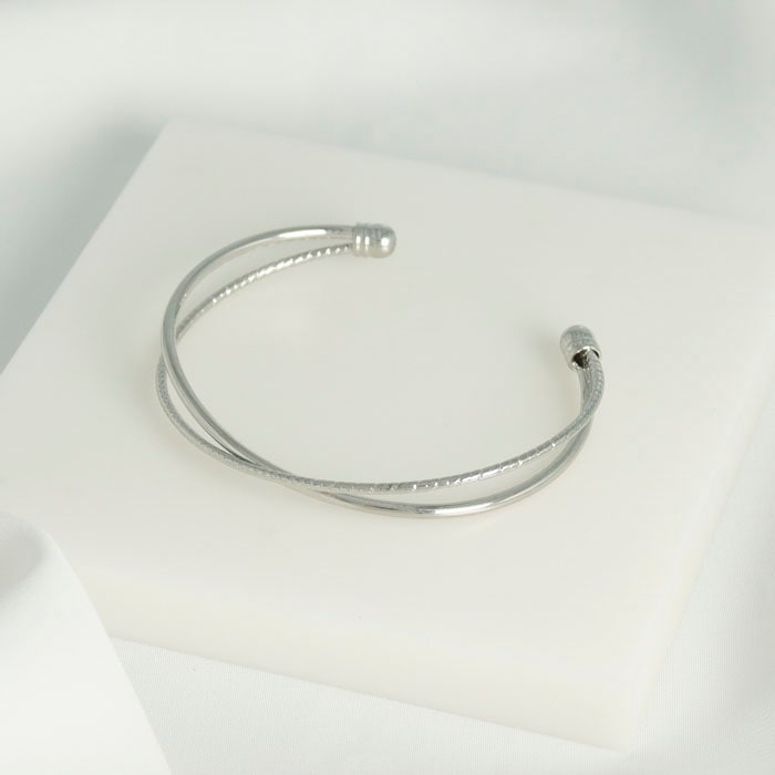 ete ハグバングル クロスライン　silver925刻印【美品】即購入可 ete ハグバングル クロスライン silver925刻印【美品】即購入可