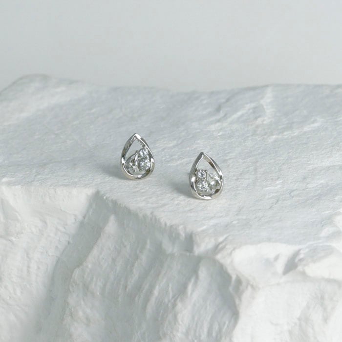 樹脂ピアス ドロップ バリエーション ストーン スーパーセラミック