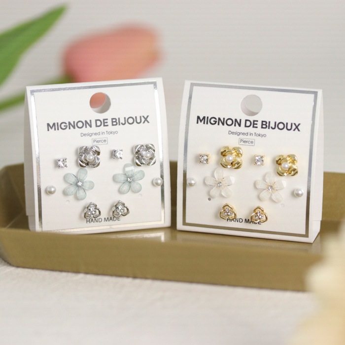 モイストスイートピアス パーフェクトセット 楽天市場】スウィート アルハンブラ ピアスの通販