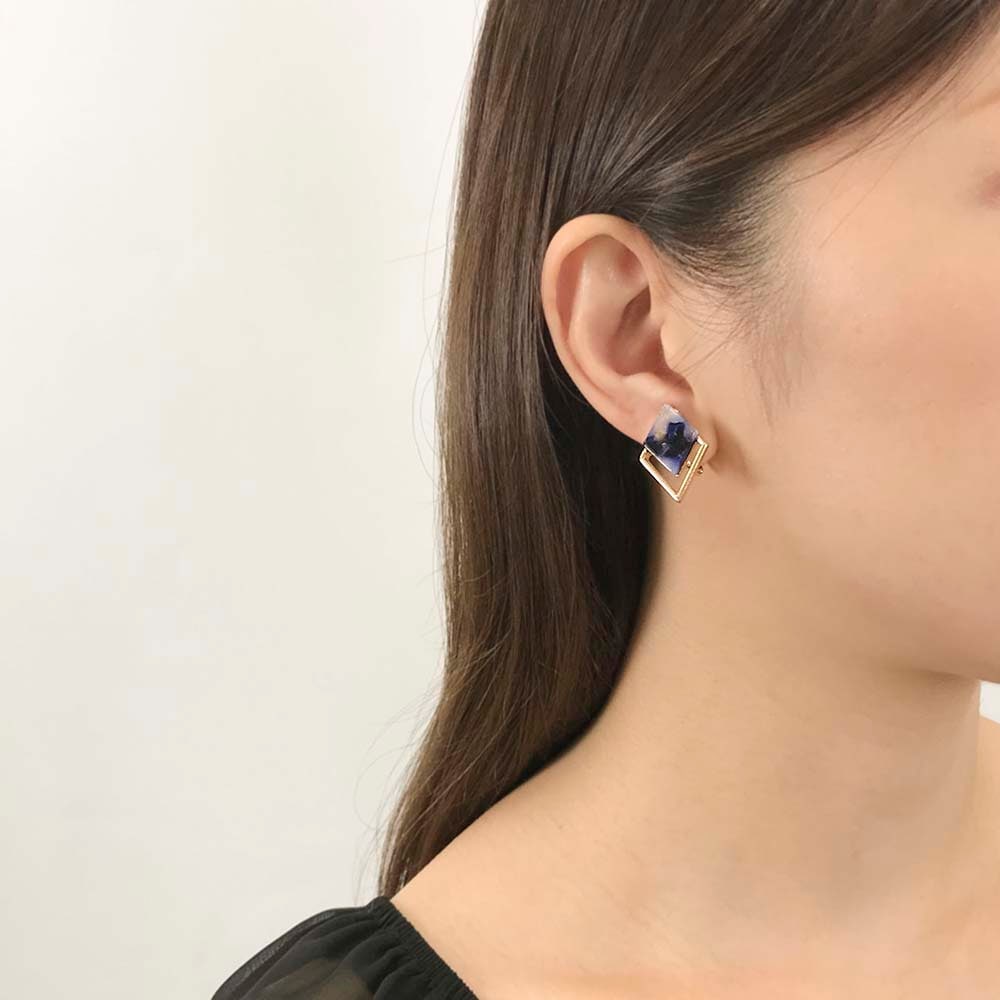 残りわずか】イヤリング マーブル×メタル ひし形【4color