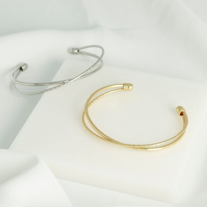 モチーフバングル ichinose naomi/バングル abuku -手仕事から生まれるレース模様が