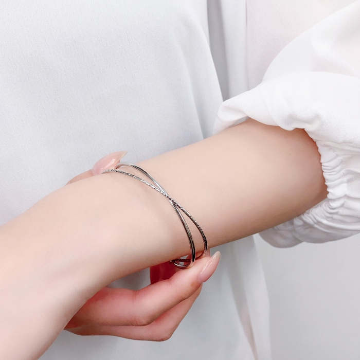 バングル クロスライン | ブレスレット,バングル | Mignon de Bijoux