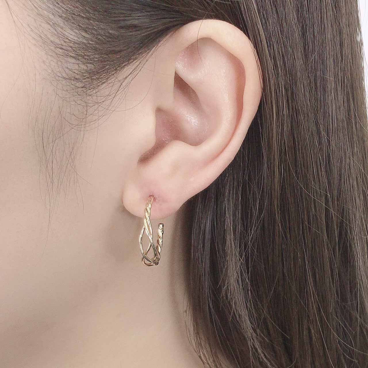 樹脂ピアス ツイストメタルフープ | ピアス,樹脂ピアス,フープ