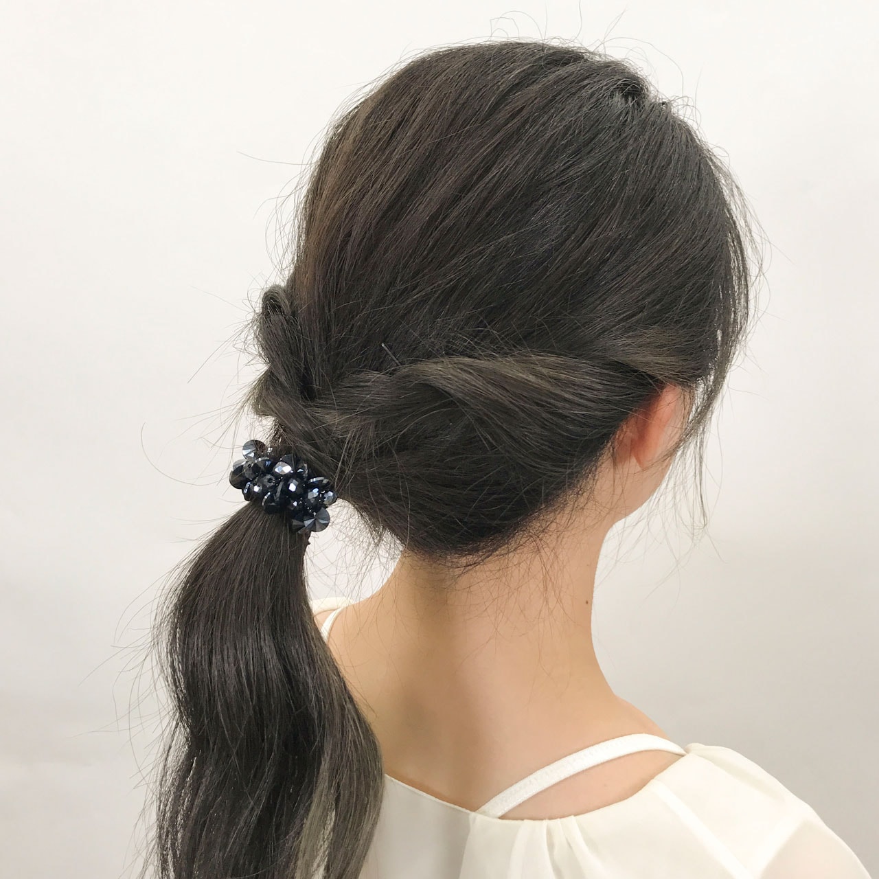 2530. レジンポニーフック・ヘアゴム・ブローチ・マグネット