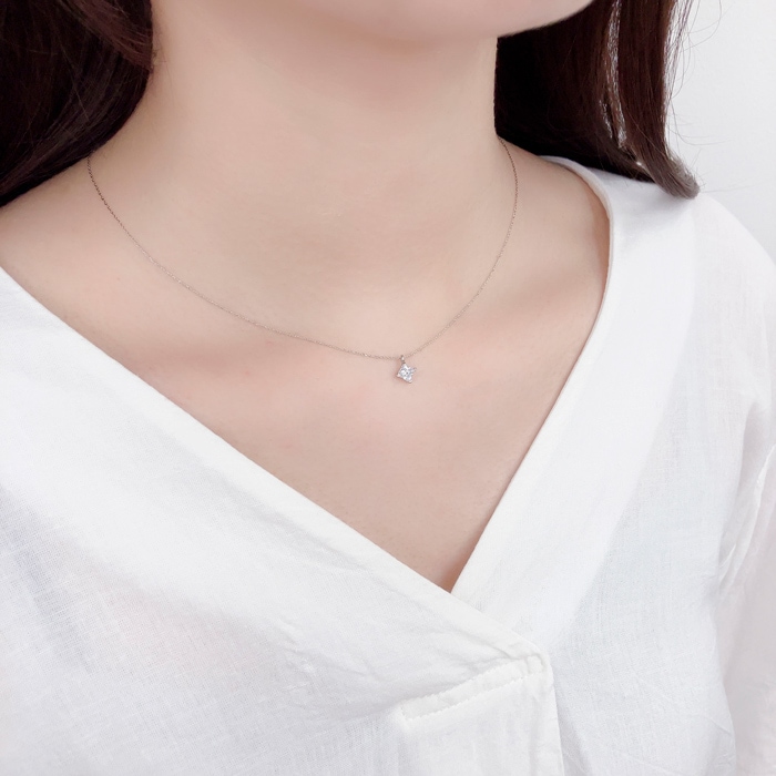 【ANTEPRIMA】キュービックジルコニア スライドネックレス 50%OFF】キュービックジルコニア フィオーリ/スライドネックレス