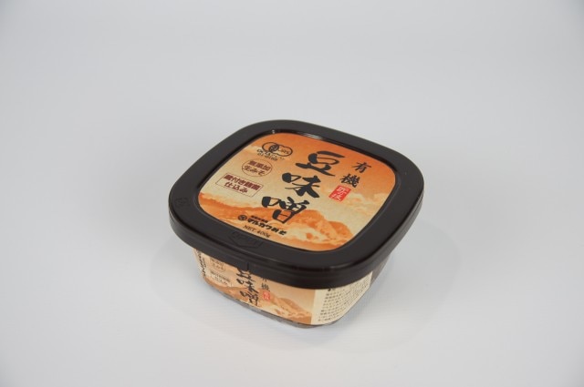自然栽培黒大豆豆味噌400ｇ ・自然栽培黒大豆と食塩のみで作られた豆味噌 米みそとは異なる味わいが特徴です