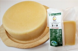 【北海道 チーズ】 リンテッドゴーダ 冨夢(とむ) 150g 【８・９ヶ月熟成】（セミハードチーズ）【沖縄・離島はご注文は受け付けておりません】【産直品の為、同