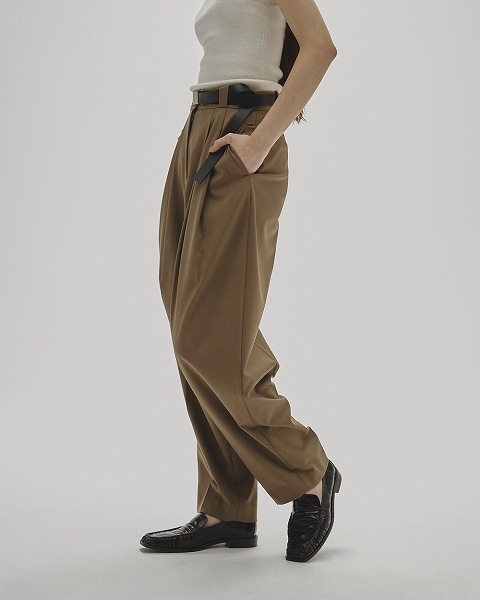 ★新品★ todayful tuck tapered trousers ブラック TODAYFUL(トゥデイフル) / Life's online store（ライフズ