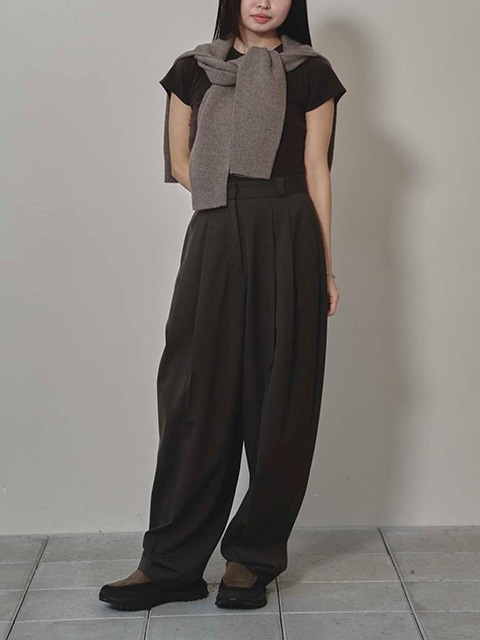 予約商品】TODAYFUL トゥデイフル Tapered Tuck Trousers