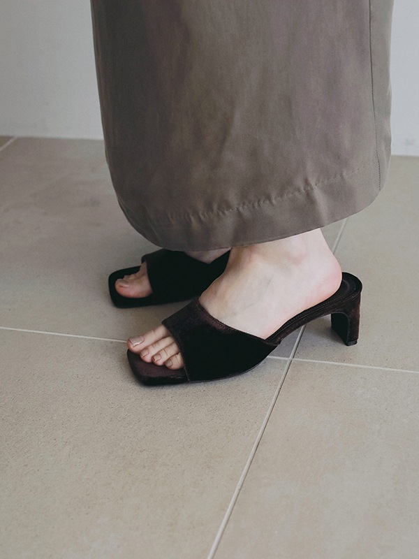 anuke ����̡���  Squaretoe Velour Mule 62611027  /����󥻥������Բľ��� �������ˤ�15���ޤ�¨��ȯ��(���˰ʳ�)��
