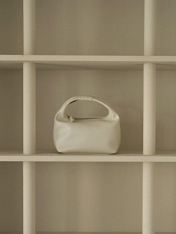 anuke ����̡���  Onehandle Leather Bag 62621004  /����󥻥������Բľ��� �������ˤ�15���ޤ�¨��ȯ��(���˰ʳ�)��