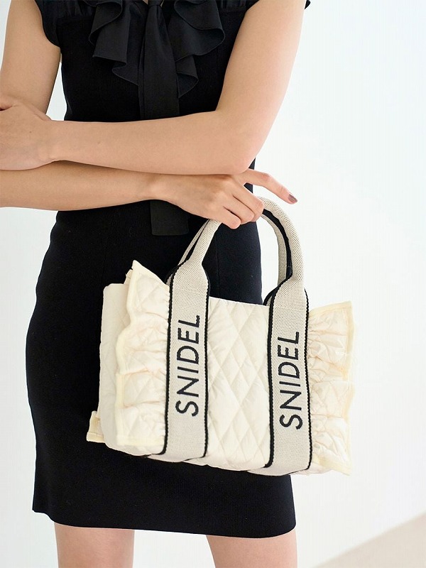 SNIDEL スナイデル キルティングロゴバッグ ブラック ツイード SNIDEL スナイデル キルティングロゴバッグ ブラック ツイード