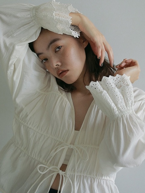 ［完売商品］Vneck lace blouse New Fashion Lace Solid Color V-neck Long Sleeve Shirt Casual Tops