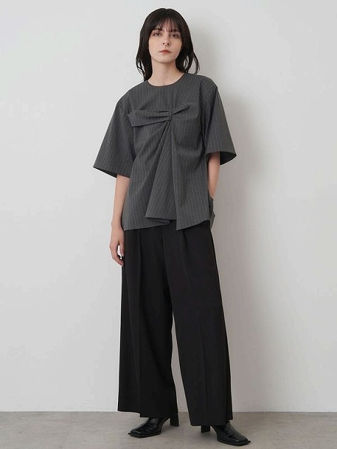 ✨美品✨ELENDEEK ショルダーフリルペプラムニット　グレー ELENDEEK（エレンディーク） ニット セーター ショルダーフリル